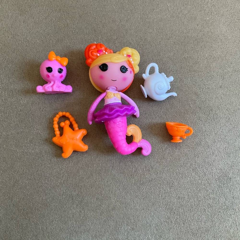 Lala Oopsies Opal Mini Doll